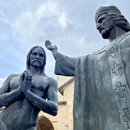 Le Bapteme De Clovis Ferienhaus Reims