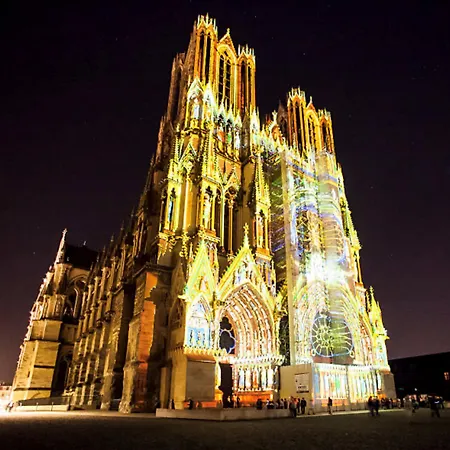 Le Bapteme De Clovis Ferienhaus Reims